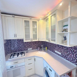 Продам квартиру, Непокоренных ул. , 68 , 3 кім., 65 м², капитальный ремонт