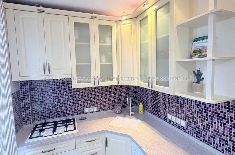 Продам квартиру, Непокоренных ул. , 68 , 3 кім., 65 м², капитальный ремонт 