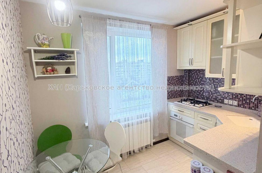 Продам квартиру, Непокоренных ул. , 68 , 3 кім., 65 м², капитальный ремонт 