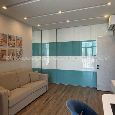 Продам квартиру, Дмитрия Антоненко ул. , 3  ком., 103.80 м², евроремонт 