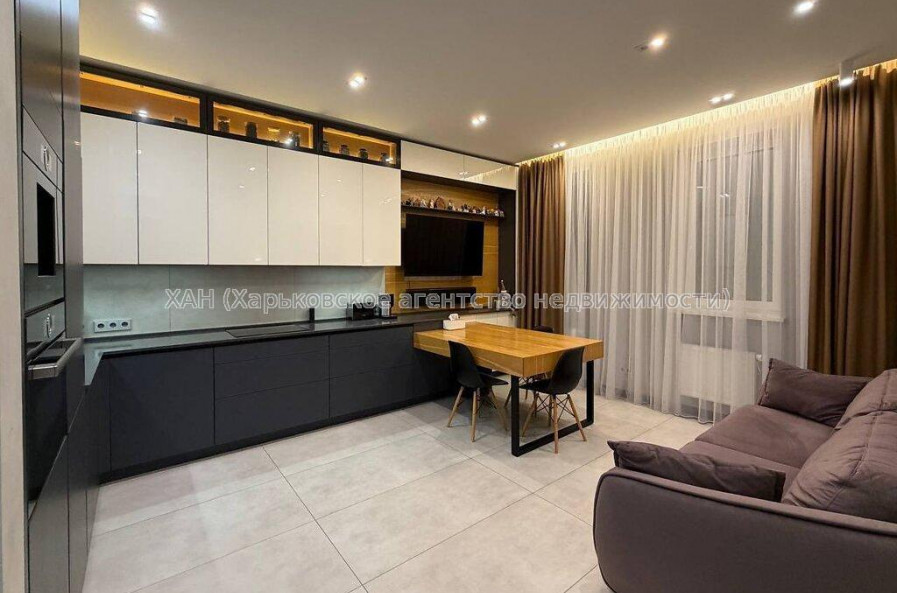 Продам квартиру, Дмитрия Антоненко ул. , 3  ком., 103.80 м², евроремонт 