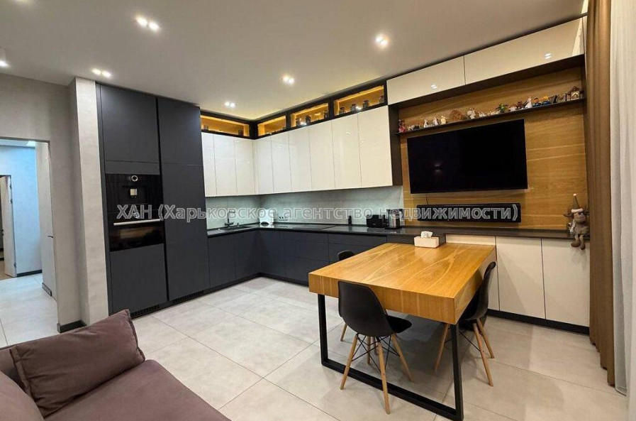 Продам квартиру, Дмитрия Антоненко ул. , 3  ком., 103.80 м², евроремонт 