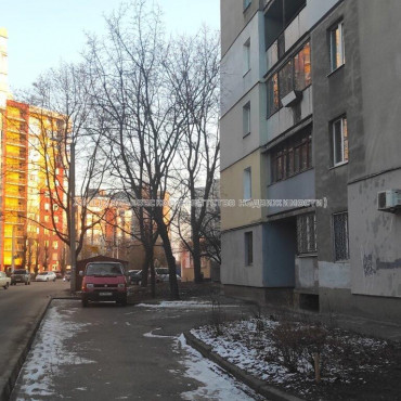 Продам квартиру, Садовый пер. , 2 кім., 42 м², косметический ремонт 
