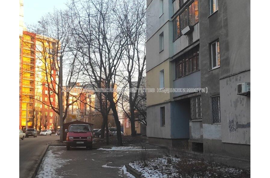 Продам квартиру, Садовый пер. , 2 кім., 42 м², косметический ремонт 