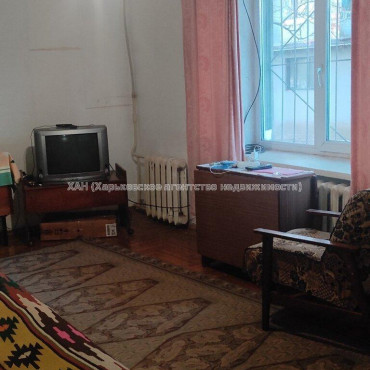 Продам квартиру, Садовый пер. , 2 кім., 42 м², косметический ремонт 