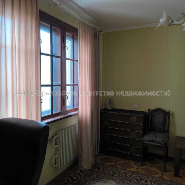 Продам квартиру, Людвига Свободы просп. , 1 кім., 29 м², косметический ремонт 