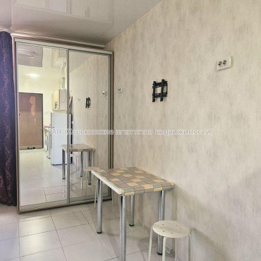 Продам квартиру, Нетеченская наб. , 1 кім., 17 м², евроремонт 