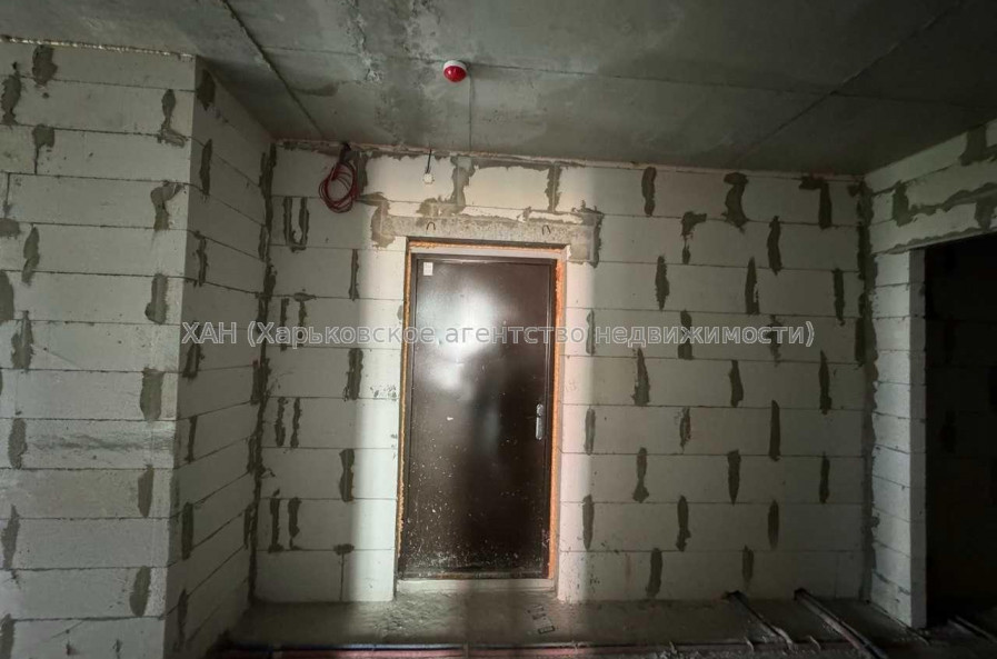 Продам квартиру, Гвардейцев Широнинцев ул. , 3  ком., 87 м², без внутренних работ 