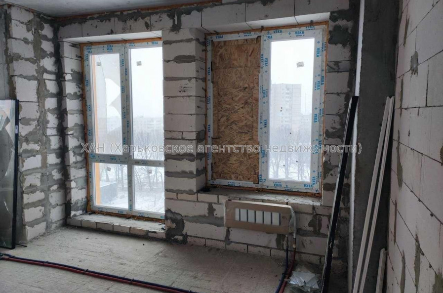 Продам квартиру, Гвардейцев Широнинцев ул. , 3  ком., 87 м², без внутренних работ 