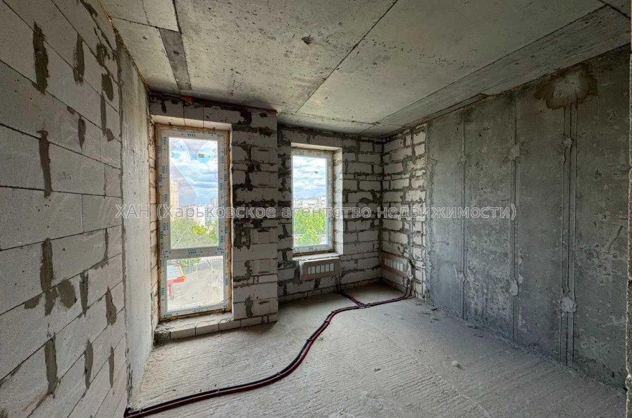 Продам квартиру, Гвардейцев Широнинцев ул. , 3  ком., 87 м², без внутренних работ 