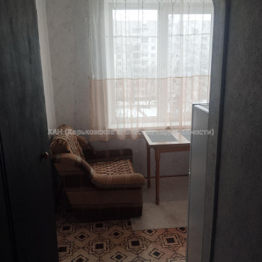 Продам квартиру, Валентиновская ул. , 1 кім., 31 м², косметический ремонт 