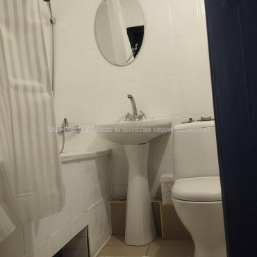 Продам квартиру, Валентиновская ул. , 1 кім., 31 м², косметический ремонт 