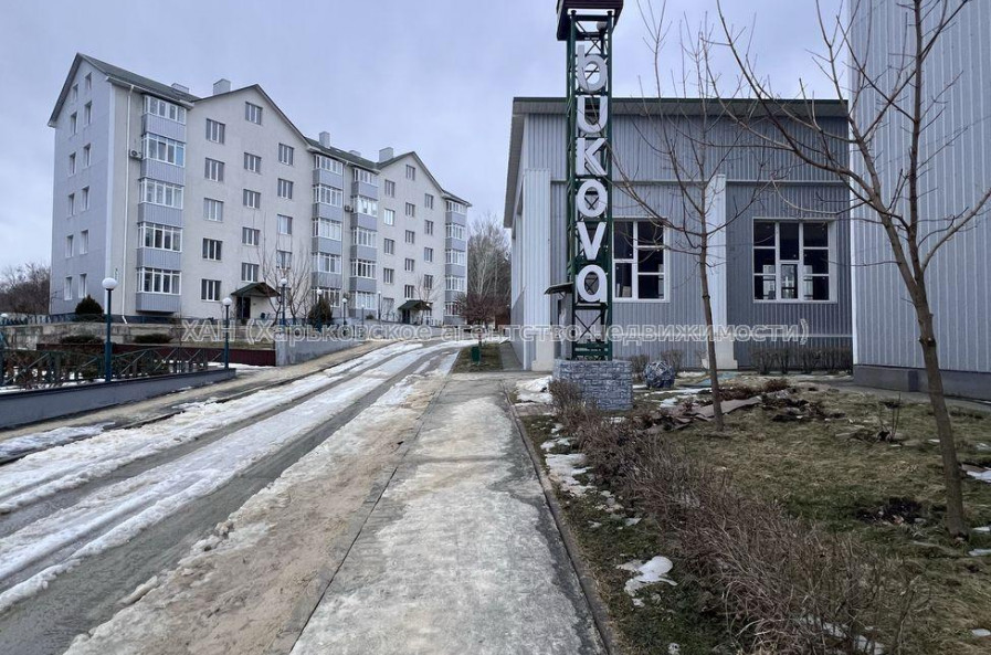 Продам квартиру, Букова ул. , 2 кім., 61 м², без внутренних работ 