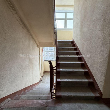 Продам квартиру, Лесопарковский 2-й пер. , 1 кім., 39.90 м², советский ремонт 
