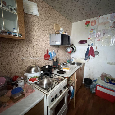 Продам квартиру, Лесопарковский 2-й пер. , 1 кім., 39.90 м², советский ремонт 
