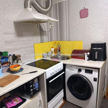 Продам квартиру, Ковтуна ул. , 1 кім., 24 м², советский ремонт 