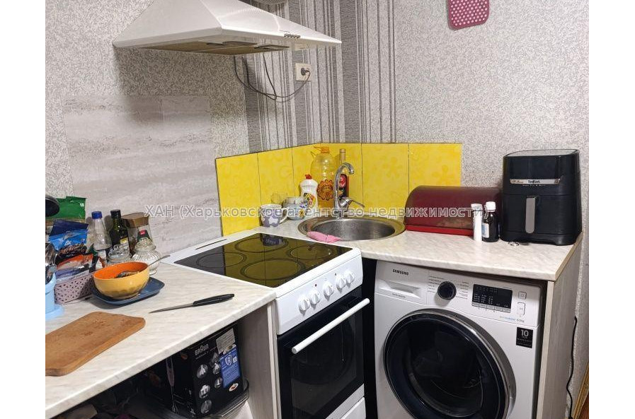 Продам квартиру, Ковтуна ул. , 1 кім., 24 м², советский ремонт 
