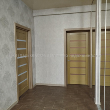 Продам квартиру, Балакирева пер. , 3  ком., 90.60 м², капитальный ремонт 