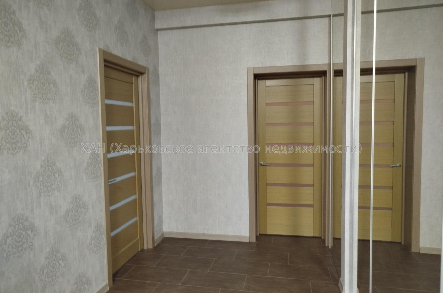 Продам квартиру, Балакирева пер. , 3  ком., 90.60 м², капитальный ремонт 