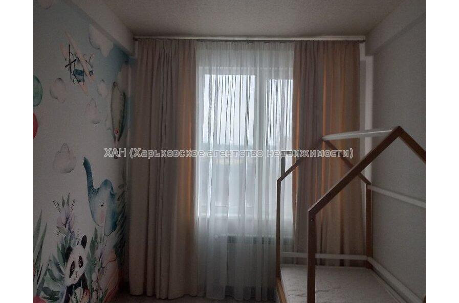 Продам квартиру, Балакирева пер. , 3  ком., 90.60 м², капитальный ремонт 