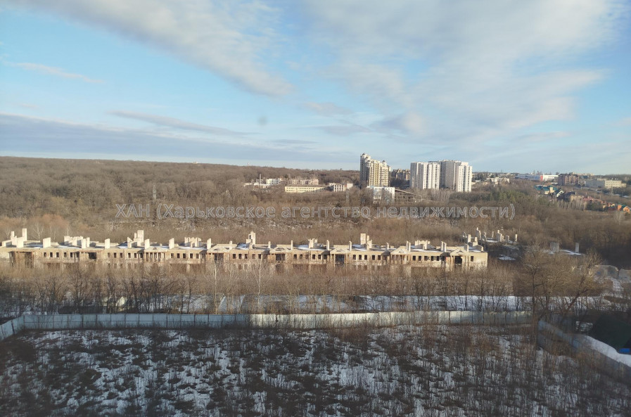 Продам квартиру, Балакирева пер. , 3  ком., 90.60 м², капитальный ремонт 