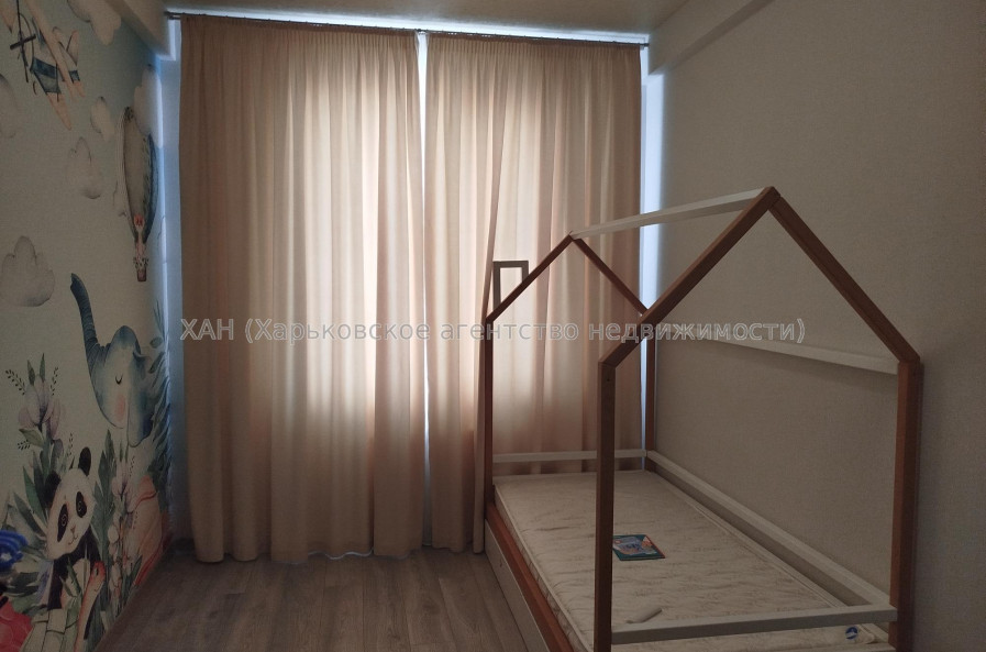 Продам квартиру, Балакирева пер. , 3  ком., 90.60 м², капитальный ремонт 
