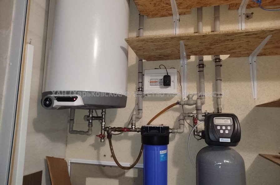 Продам квартиру, Балакирева пер. , 3  ком., 90.60 м², капитальный ремонт 