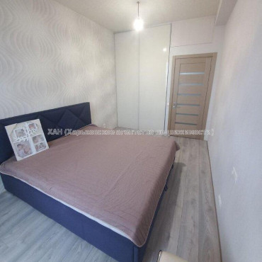 Продам квартиру, Балакирева пер. , 3  ком., 90.60 м², капитальный ремонт 