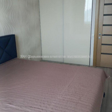 Продам квартиру, Балакирева пер. , 3  ком., 90.60 м², капитальный ремонт 