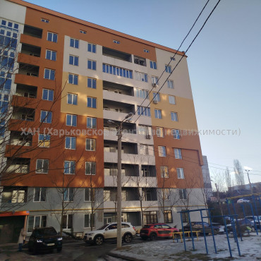 Продам квартиру, Балакирева пер. , 3  ком., 90.60 м², капитальный ремонт 