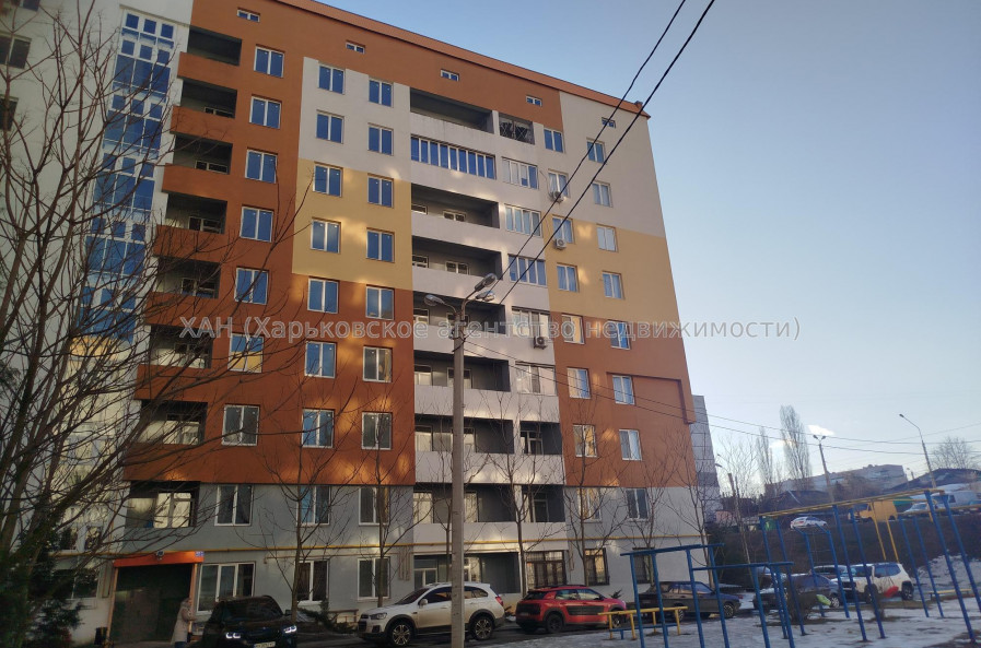 Продам квартиру, Балакирева пер. , 3  ком., 90.60 м², капитальный ремонт 