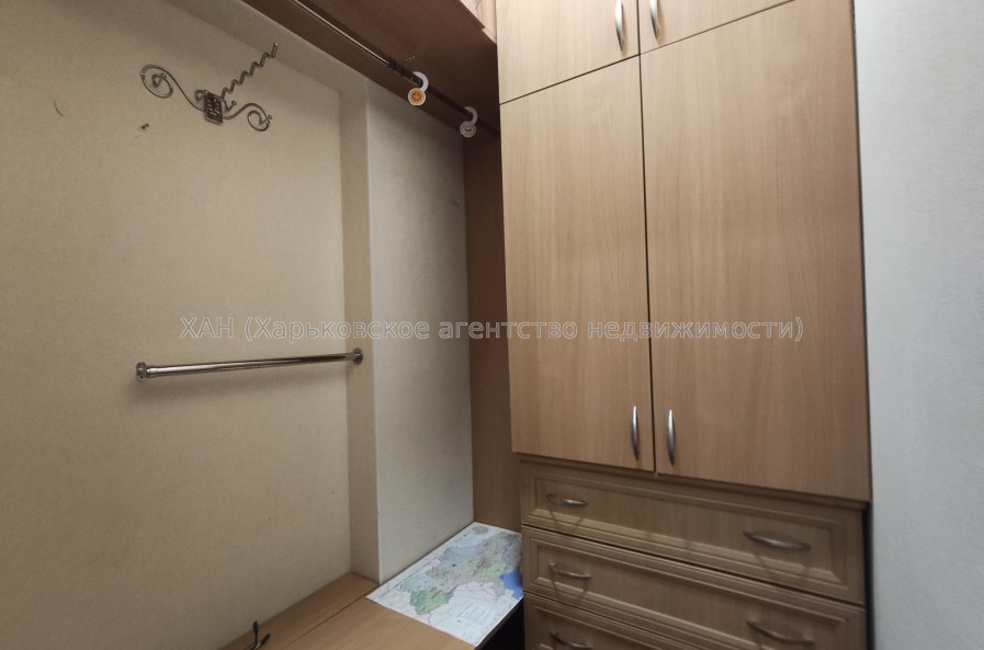 Продам квартиру, Библика ул. , 4 , 1 кім., 37.30 м², капитальный ремонт 