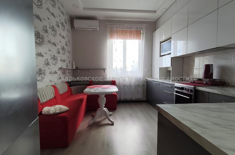 Продам квартиру, Библика ул. , 4 , 1 кім., 37.30 м², капитальный ремонт 