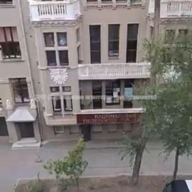 Продам квартиру, Чернышевская ул. , 4 кім., 91.10 м², частичный ремонт