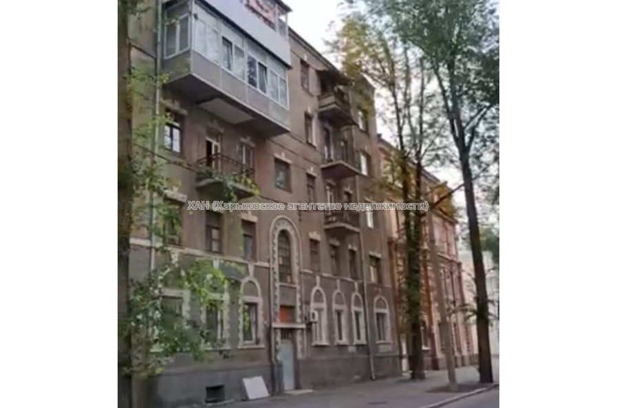 Продам квартиру, Чернышевская ул. , 4 кім., 91.10 м², частичный ремонт 