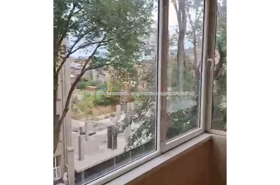 Продам квартиру, Чернышевская ул. , 4 кім., 91.10 м², частичный ремонт 