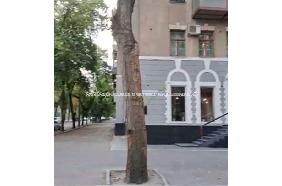 Продам квартиру, Чернышевская ул. , 4 кім., 91.10 м², частичный ремонт 