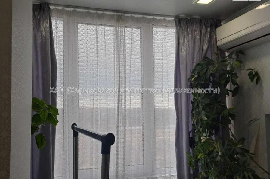 Продам квартиру, Курчатова просп. , 3 кім., 66 м², косметический ремонт 