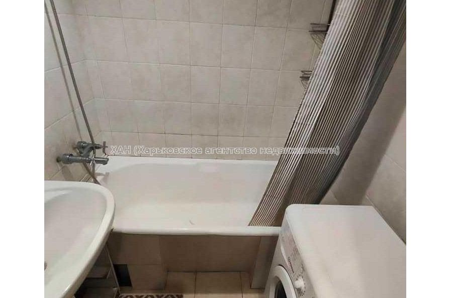 Продам квартиру, Яны Червоной ул. , 1 кім., 40.40 м², косметический ремонт 