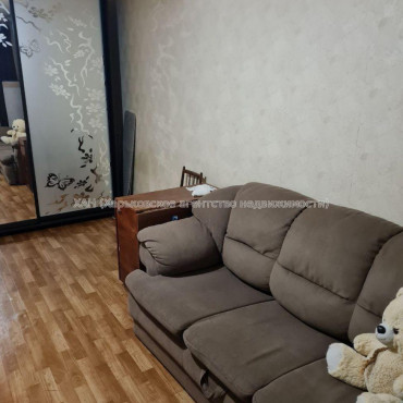 Продам квартиру, Яны Червоной ул. , 1  ком., 40.40 м², косметический ремонт 