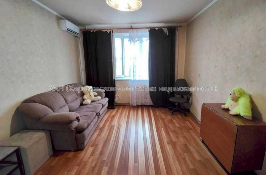 Продам квартиру, Яны Червоной ул. , 1 кім., 40.40 м², косметический ремонт 