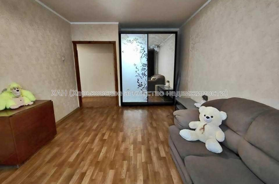Продам квартиру, Яны Червоной ул. , 1 кім., 40.40 м², косметический ремонт 