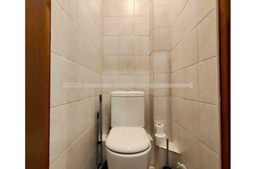Продам квартиру, Яны Червоной ул. , 1 кім., 40.40 м², косметический ремонт 