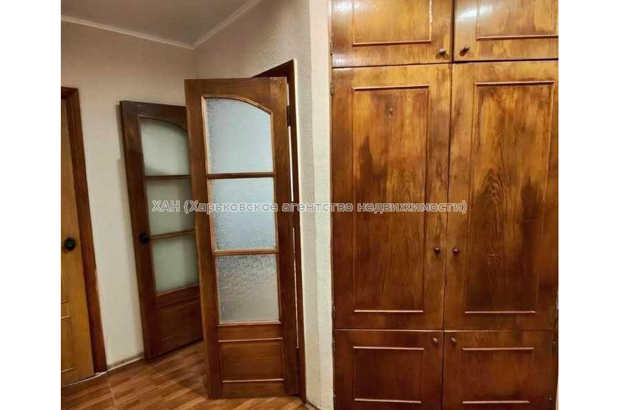 Продам квартиру, Яны Червоной ул. , 1 кім., 40.40 м², косметический ремонт 