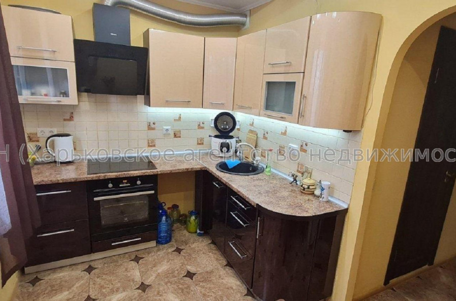 Продам квартиру, Солнечная ул. , 2  ком., 50 м², капитальный ремонт 