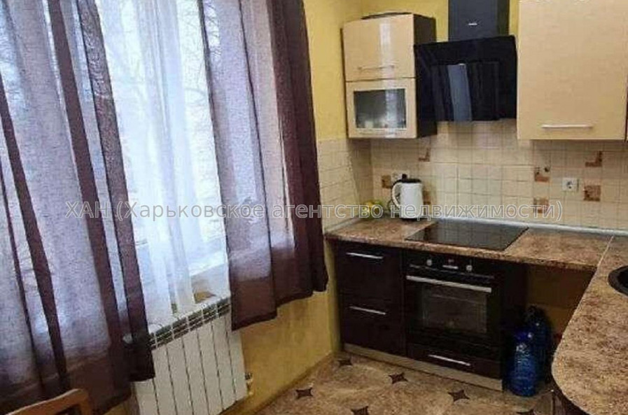 Продам квартиру, Солнечная ул. , 2  ком., 50 м², капитальный ремонт 