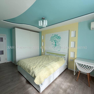 Продам квартиру, Мирослава Мисли ул. , 2  ком., 83 м², авторский дизайн 