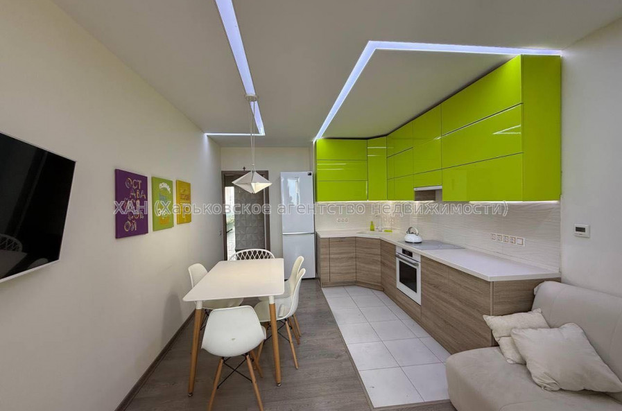 Продам квартиру, Мирослава Мисли ул. , 2  ком., 83 м², авторский дизайн 