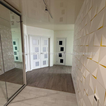 Продам квартиру, Мирослава Мисли ул. , 2  ком., 83 м², авторский дизайн 