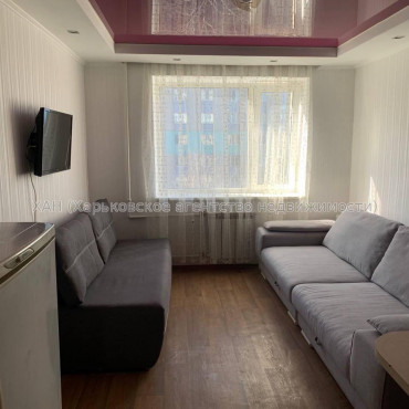 Продам квартиру, Единства ул. , 1  ком., 25 м², капитальный ремонт 